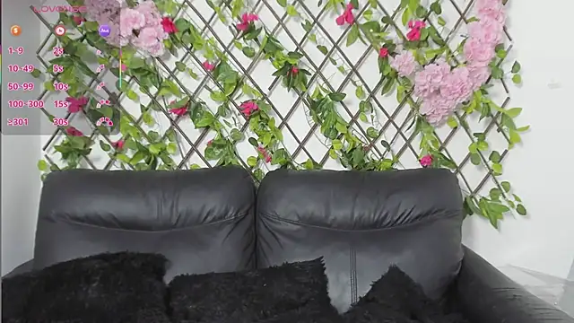 Snapshot of merlyna_goldens chatting on November 23, 2025, 1:04 am merlyna goldens online show from November 23, 2025, 1:04 am