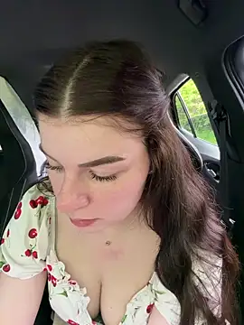 Snapshot of EllyNora chatting on June 6, 2026, 2:00 pm EllyNora online show from June 6, 2026, 2:00 pm