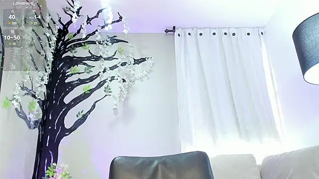 Paula Desousa online show from October 25, 2025, 8:31 pm