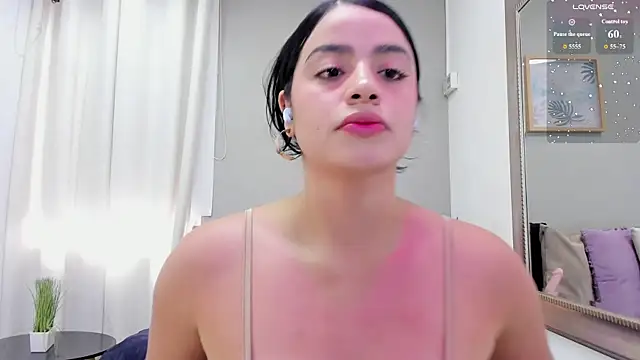 Paula Desousa online show from August 3, 2026, 7:42 pm