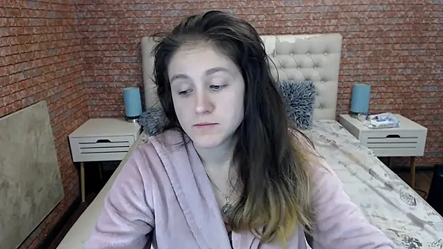 Snapshot of Holliy_Cooper chatting on October 14, 2025, 7:42 am Holliy Cooper online show from October 14, 2025, 7:42 am