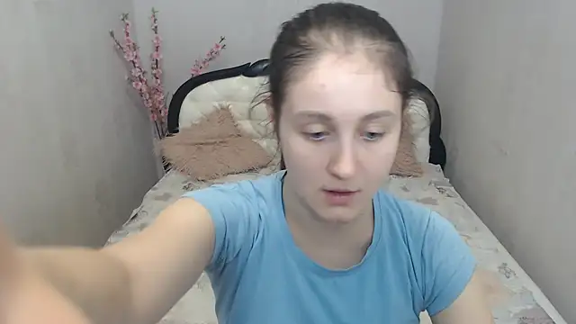 Snapshot of Holliy_Cooper chatting on July 10, 2026, 8:47 am Holliy Cooper online show from July 10, 2026, 8:47 am