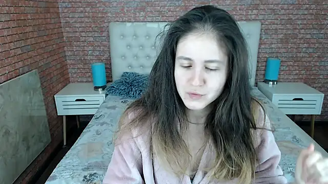 Snapshot of Holliy_Cooper chatting on November 13, 2025, 8:18 am Holliy Cooper online show from November 13, 2025, 8:18 am