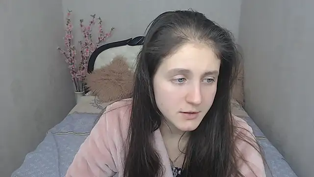 Holliy Cooper online show from February 12, 2025, 7:24 pm