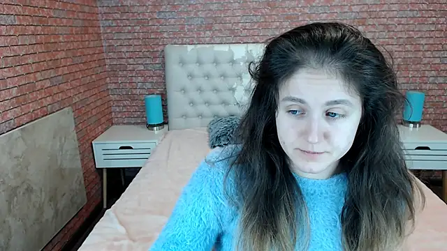 Snapshot of Holliy_Cooper chatting on December 3, 2025, 9:20 am Holliy Cooper online show from December 3, 2025, 9:20 am