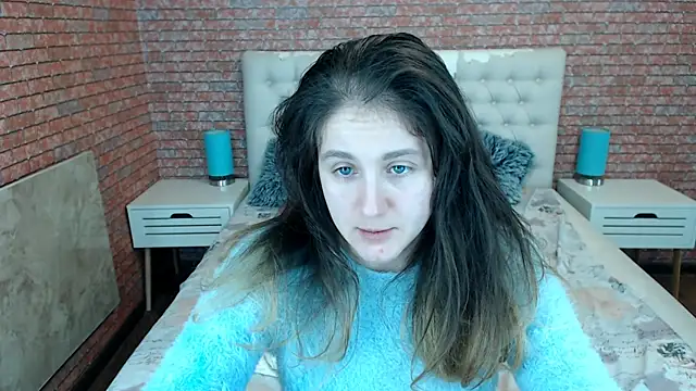 Snapshot of Holliy_Cooper chatting on October 25, 2025, 8:02 am Holliy Cooper online show from October 25, 2025, 8:02 am