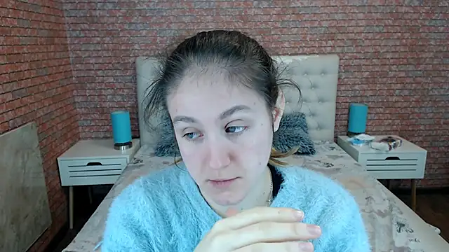 Snapshot of Holliy_Cooper chatting on October 29, 2025, 8:57 am Holliy Cooper online show from October 29, 2025, 8:57 am