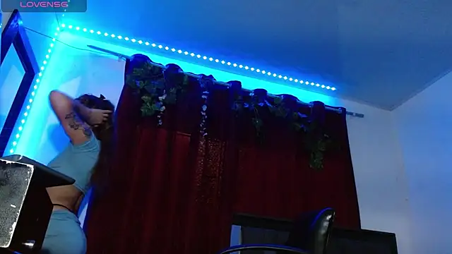 DULCE ZOE online show from November 27, 2025, 2:12 am