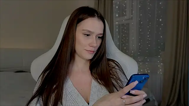 Snapshot of Madi_soon chatting on October 28, 2025, 5:12 pm Madi soon online show from October 28, 2025, 5:12 pm