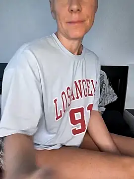 Snapshot of DarleenHot chatting on October 10, 2025, 6:25 am DarleenHot online show from October 10, 2025, 6:25 am