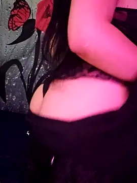 Snapshot of Zeina2024 chatting on December 15, 2025, 7:41 pm Zeina2024 online show from December 15, 2025, 7:41 pm