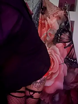 Zeina2024 online show from December 21, 2025, 9:26 pm