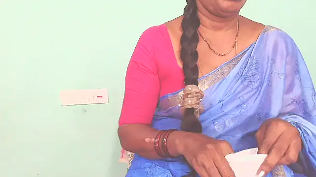 shrutitelugu69 online show from June 14, 2026, 5:19 am
