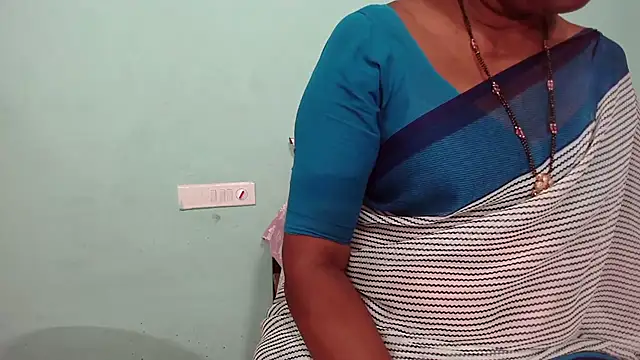 shrutitelugu69 online show from February 23, 2026, 2:28 pm