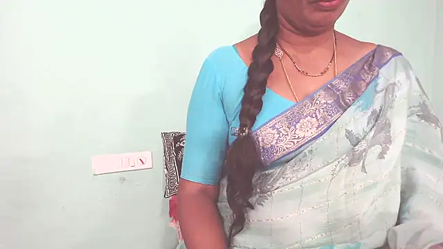 shrutitelugu69 online show from April 27, 2026, 5:11 pm