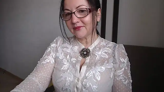 Snapshot of Alma44 chatting on November 7, 2025, 8:52 am Alma44 online show from November 7, 2025, 8:52 am