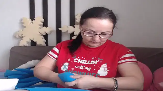 Snapshot of Alma44 chatting on November 13, 2025, 8:29 am Alma44 online show from November 13, 2025, 8:29 am