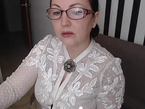 Snapshot of Alma44 chatting on May 28, 2026, 6:54 am Alma44 online show from May 28, 2026, 6:54 am