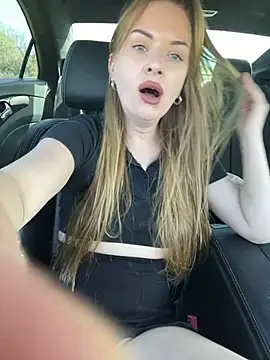 Snapshot of ElenaRebelle chatting on February 26, 2026, 11:32 am ElenaRebelle online show from February 26, 2026, 11:32 am