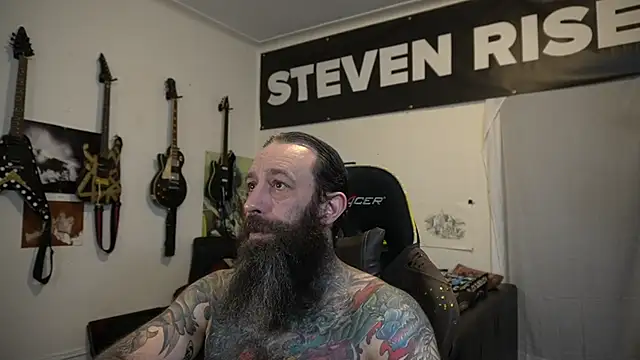 Snapshot of StevenRiseNYC chatting on July 11, 2026, 11:54 am StevenRiseNYC online show from July 11, 2026, 11:54 am