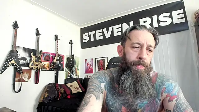 Snapshot of StevenRiseNYC chatting on May 7, 2026, 8:34 pm StevenRiseNYC online show from May 7, 2026, 8:34 pm