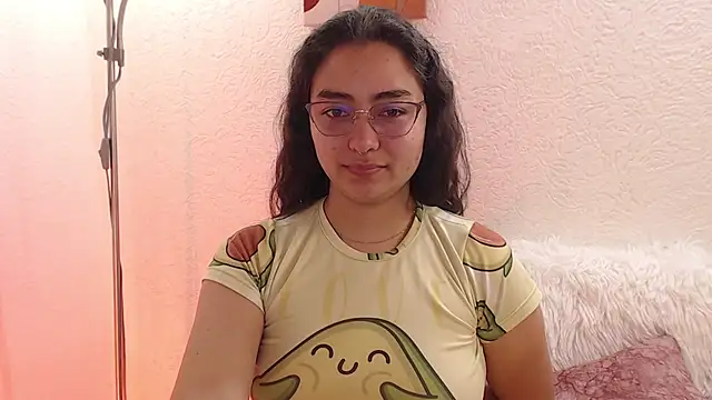 Snapshot of _Kim__M chatting on February 28, 2026, 1:00 pm Kim M online show from February 28, 2026, 1:00 pm