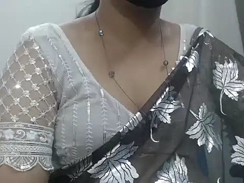 Snapshot of Lovely_Siri_23 chatting on April 24, 2026, 12:18 pm Lovely Siri 23 online show from April 24, 2026, 12:18 pm