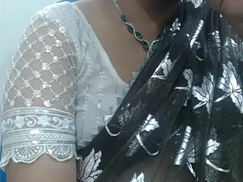 Snapshot of Lovely_Siri_23 chatting on May 10, 2026, 10:33 pm Lovely Siri 23 online show from May 10, 2026, 10:33 pm