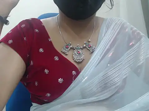 Snapshot of Lovely_Siri_23 chatting on April 16, 2026, 8:09 pm Lovely Siri 23 online show from April 16, 2026, 8:09 pm
