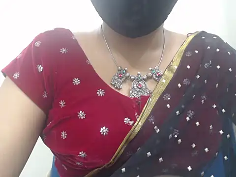 Snapshot of Lovely_Siri_23 chatting on May 11, 2026, 2:45 pm Lovely Siri 23 online show from May 11, 2026, 2:45 pm