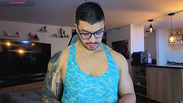 Snapshot of Michael_Diamond chatting on October 10, 2025, 1:17 am Michael Diamond online show from October 10, 2025, 1:17 am