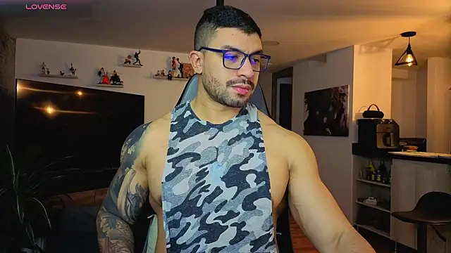 Snapshot of Michael_Diamond chatting on November 29, 2025, 3:50 am Michael Diamond online show from November 29, 2025, 3:50 am