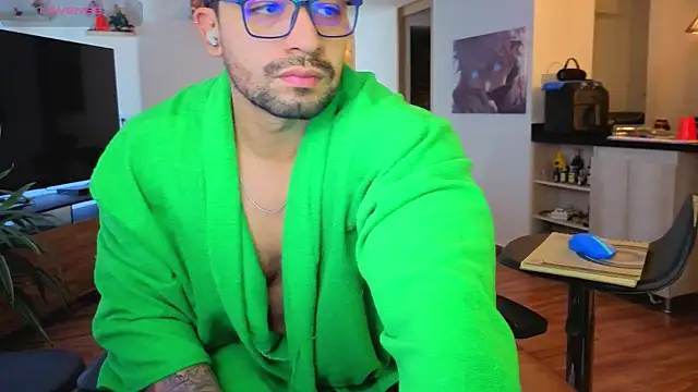 Snapshot of Michael_Diamond chatting on November 17, 2025, 5:17 pm Michael Diamond online show from November 17, 2025, 5:17 pm