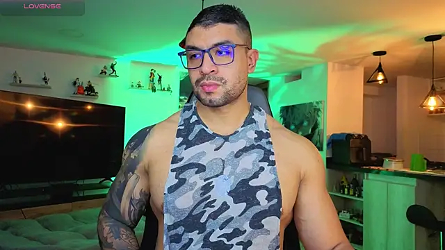 Snapshot of Michael_Diamond chatting on October 28, 2025, 2:56 am Michael Diamond online show from October 28, 2025, 2:56 am