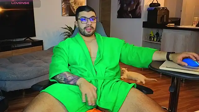 Snapshot of Michael_Diamond chatting on November 11, 2025, 2:50 am Michael Diamond online show from November 11, 2025, 2:50 am