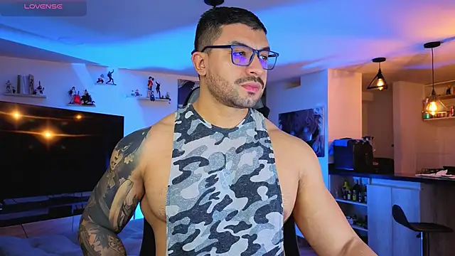 Snapshot of Michael_Diamond chatting on October 7, 2025, 1:50 am Michael Diamond online show from October 7, 2025, 1:50 am