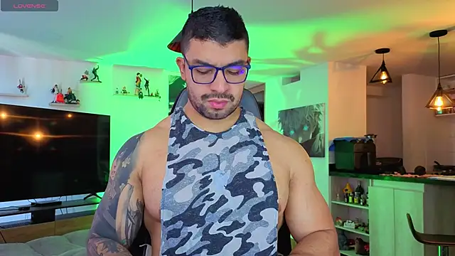 Snapshot of Michael_Diamond chatting on November 2, 2025, 6:35 pm Michael Diamond online show from November 2, 2025, 6:35 pm