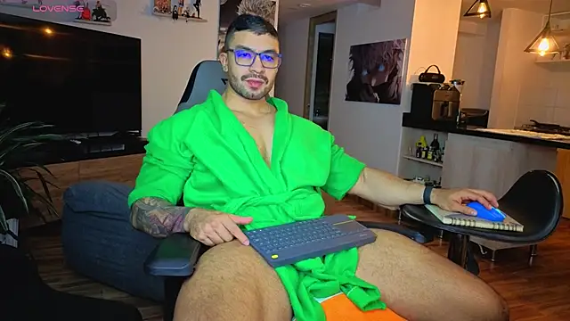 Snapshot of Michael_Diamond chatting on November 27, 2025, 2:45 am Michael Diamond online show from November 27, 2025, 2:45 am