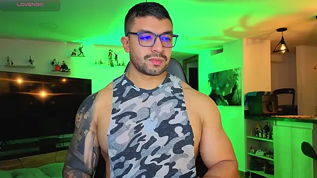 Snapshot of Michael_Diamond chatting on November 1, 2025, 2:29 am Michael Diamond online show from November 1, 2025, 2:29 am