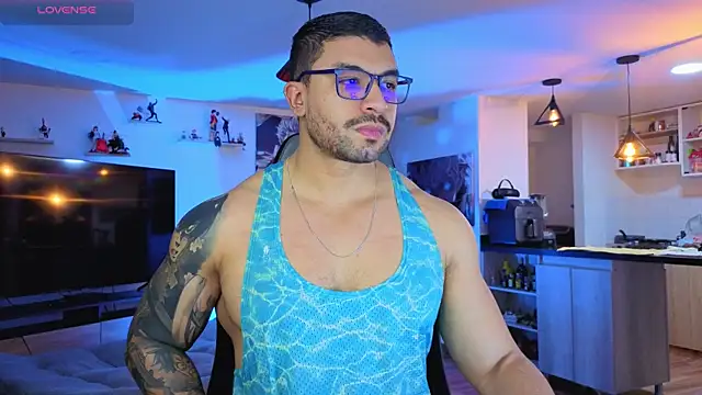 Snapshot of Michael_Diamond chatting on October 14, 2025, 2:56 am Michael Diamond online show from October 14, 2025, 2:56 am