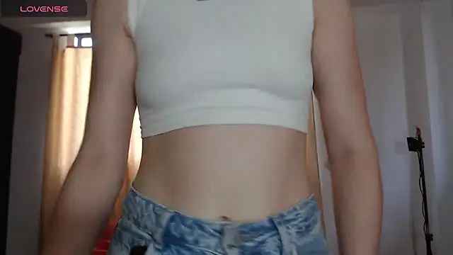 Snapshot of AlissonnFoxx chatting on March 6, 2026, 4:57 pm AlissonnFoxx online show from March 6, 2026, 4:57 pm