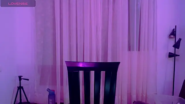 Snapshot of AlissonnFoxx chatting on July 2, 2026, 11:44 pm AlissonnFoxx online show from July 2, 2026, 11:44 pm