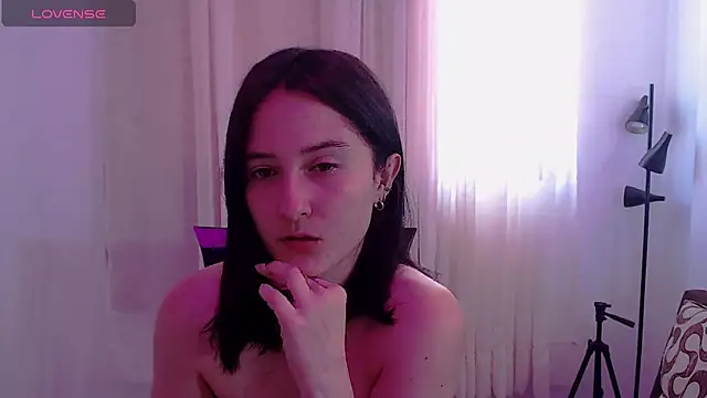 Snapshot of AlissonnFoxx chatting on July 6, 2026, 9:06 pm AlissonnFoxx online show from July 6, 2026, 9:06 pm