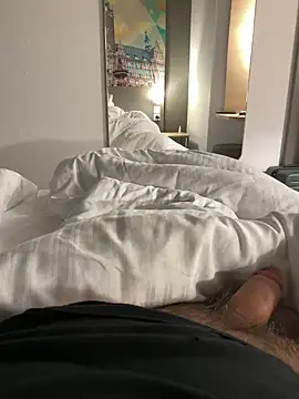 neugrg online show from October 4, 2025, 8:32 pm