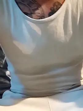 Snapshot of PIercingBoy38 chatting on September 8, 2025, 5:56 pm PIercingBoy38 online show from September 8, 2025, 5:56 pm