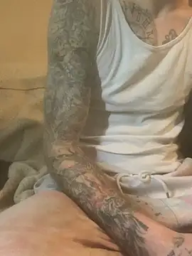 Snapshot of PIercingBoy38 chatting on February 26, 2025, 8:28 am PIercingBoy38 online show from February 26, 2025, 8:28 am