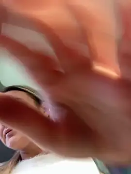 Snapshot of Bella-Tight chatting on February 19, 2026, 2:58 pm Bella-Tight online show from February 19, 2026, 2:58 pm