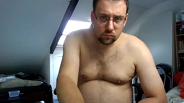 Snapshot of rdewaard81 chatting on October 3, 2025, 12:06 pm rdewaard81 online show from October 3, 2025, 12:06 pm