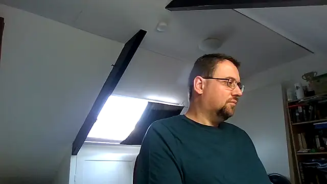 Snapshot of rdewaard81 chatting on September 19, 2025, 9:13 am rdewaard81 online show from September 19, 2025, 9:13 am