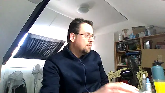 rdewaard81 online show from February 4, 2026, 12:44 pm